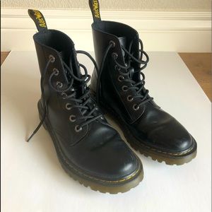 Dr. Martens bouncing soles combat boots size 9US 41 EU